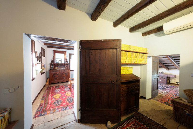 Proponiamo in vendita un meraviglioso rustico, situato nella suggestiva zona di Valnogaredo (Cint...