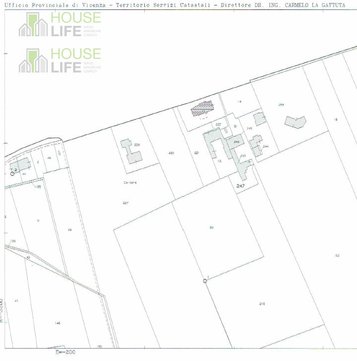 BREGANZE: SPLENDIDO CASALE di campagna circondato da vigneti da ristrutturare di c.a. 300 mq. Ott...