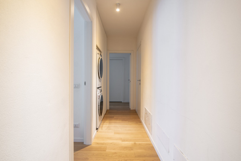 Ponte San Nicolò - Voltabarozzo: Appartamento al secondo piano con ascensore così composto:
Ingre...