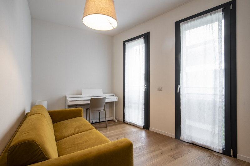 Ponte San Nicolò - Voltabarozzo: Appartamento al secondo piano con ascensore così composto:
Ingre...