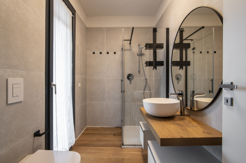 Ponte San Nicolò - Voltabarozzo: Appartamento al secondo piano con ascensore così composto:
Ingre...