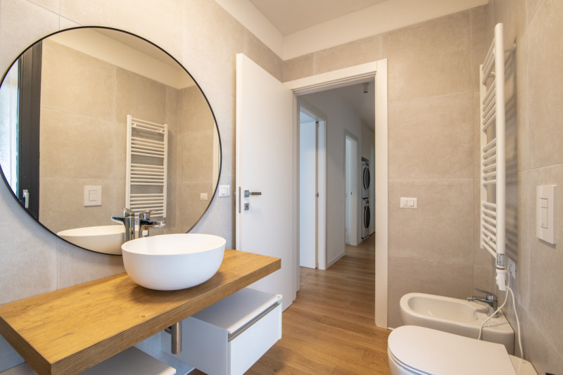 Ponte San Nicolò - Voltabarozzo: Appartamento al secondo piano con ascensore così composto:
Ingre...