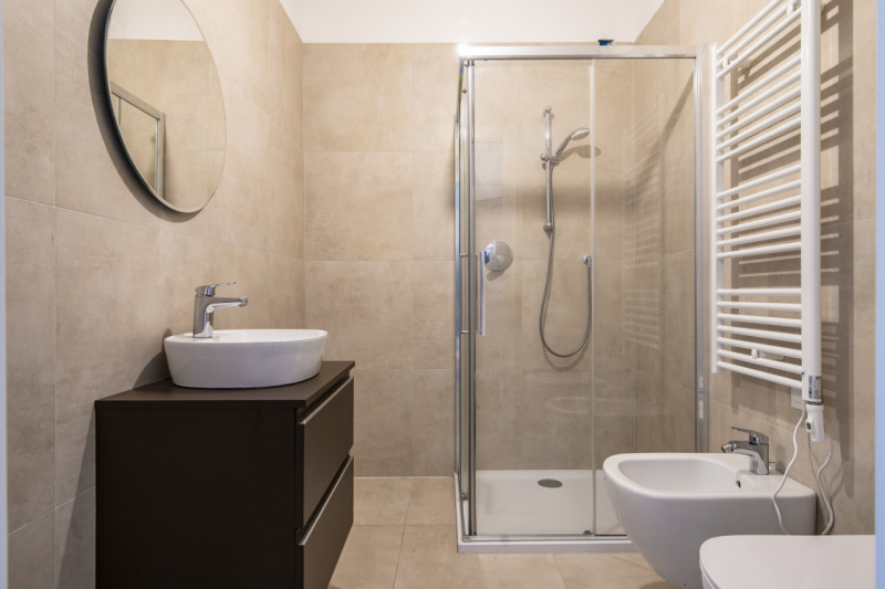 Ponte San Nicolò - Voltabarozzo: Appartamento al secondo piano con ascensore così composto:
Ingre...