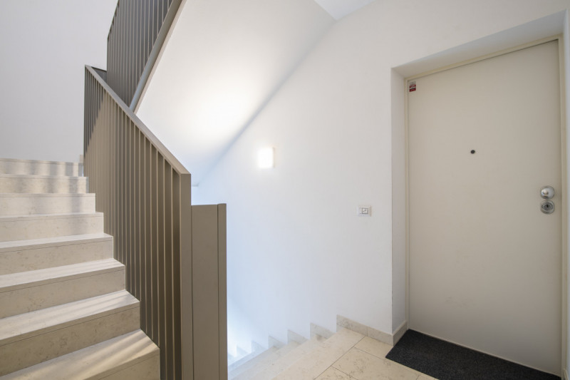 Ponte San Nicolò - Voltabarozzo: Appartamento al secondo piano con ascensore così composto:
Ingre...