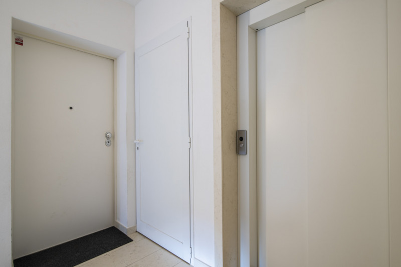 Ponte San Nicolò - Voltabarozzo: Appartamento al secondo piano con ascensore così composto:
Ingre...