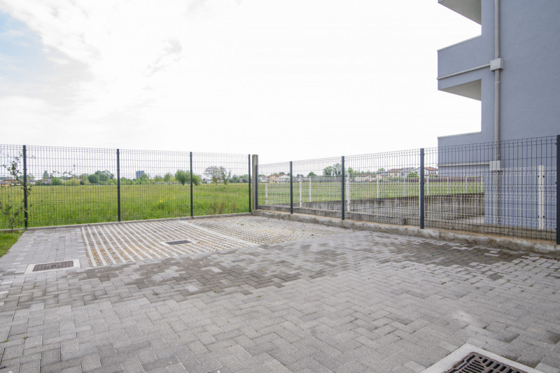 Ponte San Nicolò - Voltabarozzo: Appartamento al secondo piano con ascensore così composto:
Ingre...