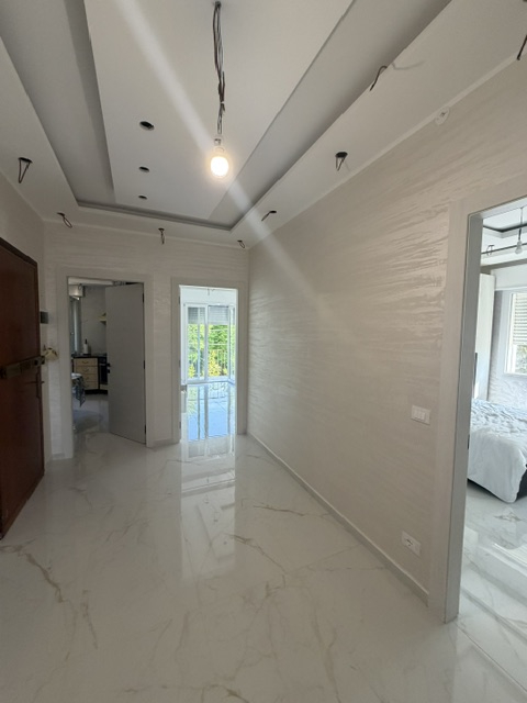 LOREGGIA proponiamo in vendita luminoso appartamento al 2° ed ultimo piano in contesto di sole 4 ...