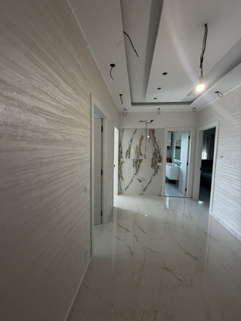 LOREGGIA proponiamo in vendita luminoso appartamento al 2° ed ultimo piano in contesto di sole 4 ...