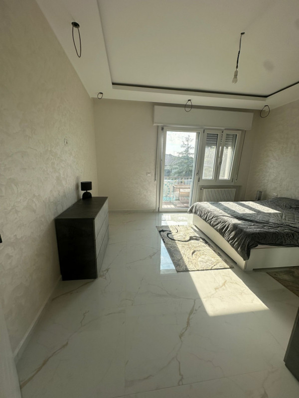 LOREGGIA proponiamo in vendita luminoso appartamento al 2° ed ultimo piano in contesto di sole 4 ...