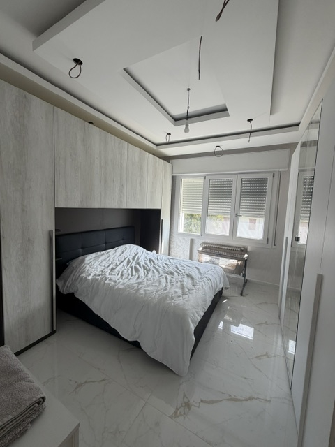 LOREGGIA proponiamo in vendita luminoso appartamento al 2° ed ultimo piano in contesto di sole 4 ...