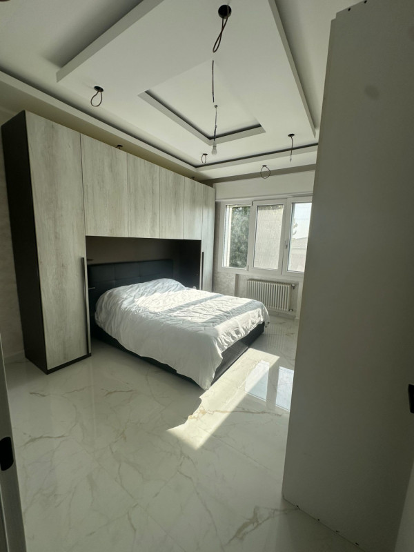 LOREGGIA proponiamo in vendita luminoso appartamento al 2° ed ultimo piano in contesto di sole 4 ...