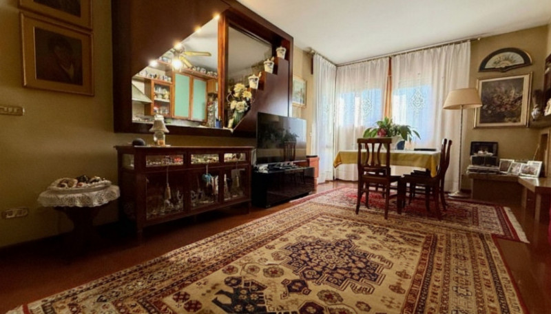 Nel cuore di Albignasego, comodo ai servizi del quartiere ed a pochi minuti dal capolinea della l...