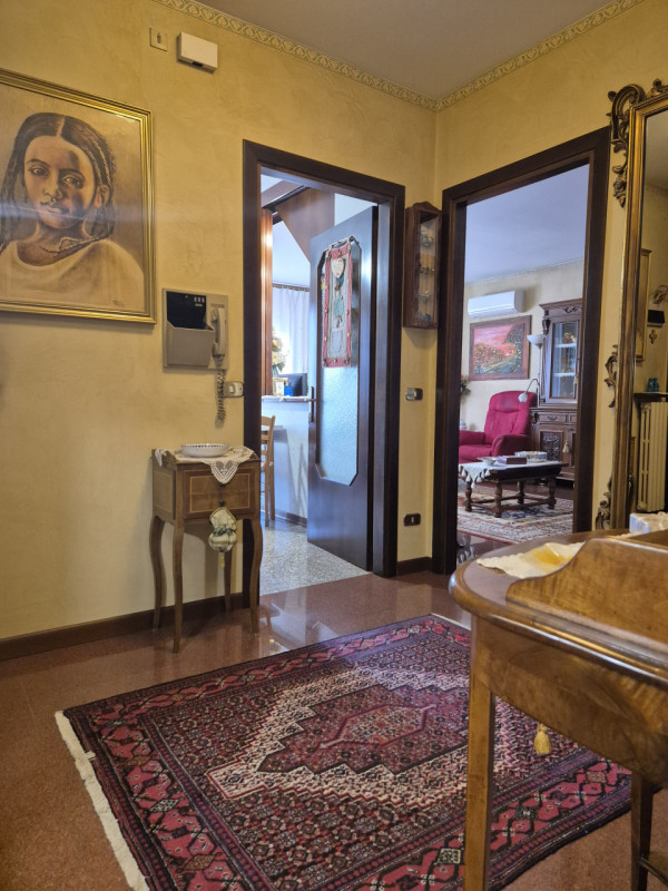 Nel cuore di Albignasego, comodo ai servizi del quartiere ed a pochi minuti dal capolinea della l...