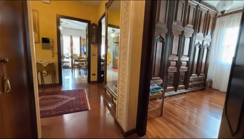 Nel cuore di Albignasego, comodo ai servizi del quartiere ed a pochi minuti dal capolinea della l...