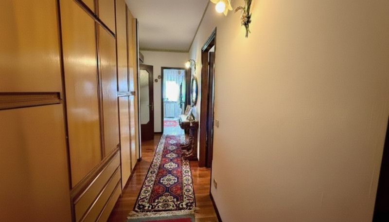 Nel cuore di Albignasego, comodo ai servizi del quartiere ed a pochi minuti dal capolinea della l...