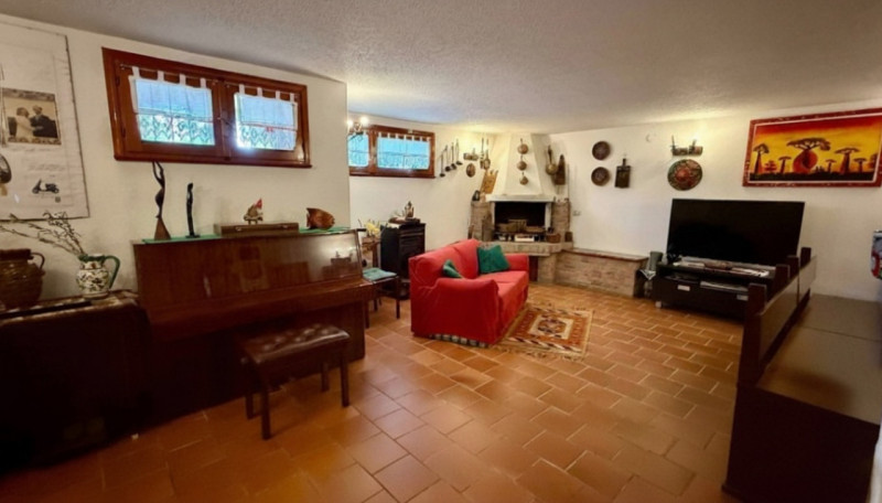 Nel cuore di Albignasego, comodo ai servizi del quartiere ed a pochi minuti dal capolinea della l...