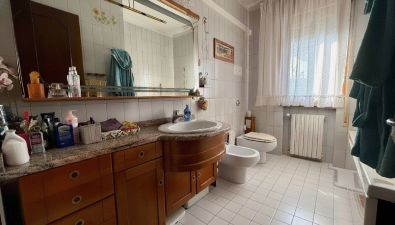 Nel cuore di Albignasego, comodo ai servizi del quartiere ed a pochi minuti dal capolinea della l...