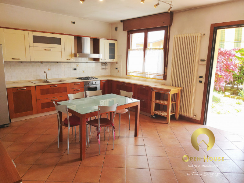 OPEN HOUSE by Franco Savegnago propone in vendita Appartamento al piano terra con Ingresso Indipe...