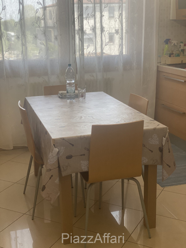 Proponiamo in vendita appartamento al 3° ed ultimo piano su palazzina di sole 6 unità.
Lo stesso ...