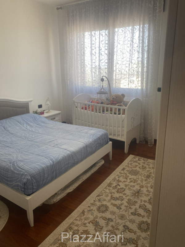 Proponiamo in vendita appartamento al 3° ed ultimo piano su palazzina di sole 6 unità.
Lo stesso ...