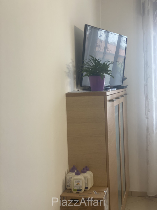 Proponiamo in vendita appartamento al 3° ed ultimo piano su palazzina di sole 6 unità.
Lo stesso ...