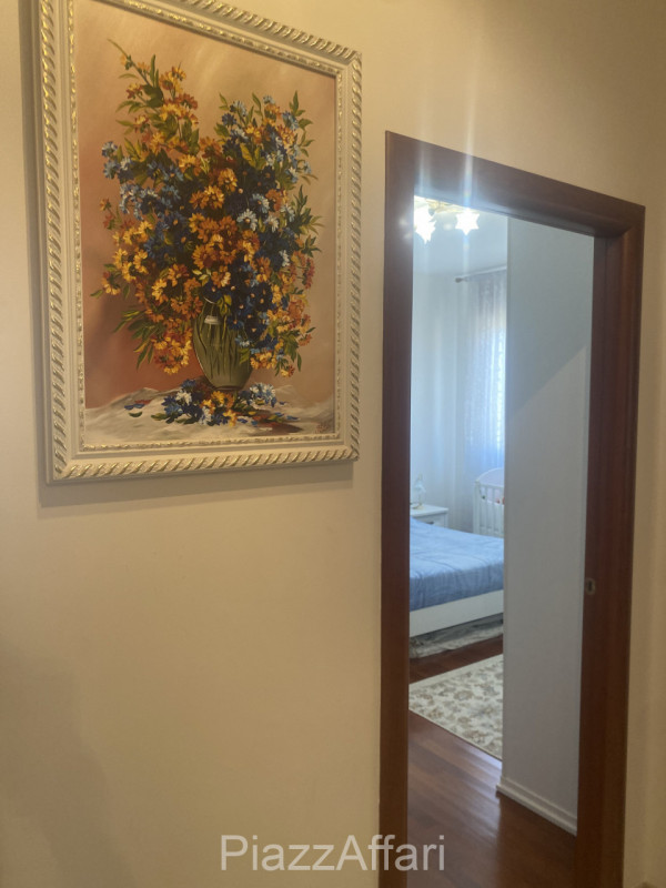 Proponiamo in vendita appartamento al 3° ed ultimo piano su palazzina di sole 6 unità.
Lo stesso ...