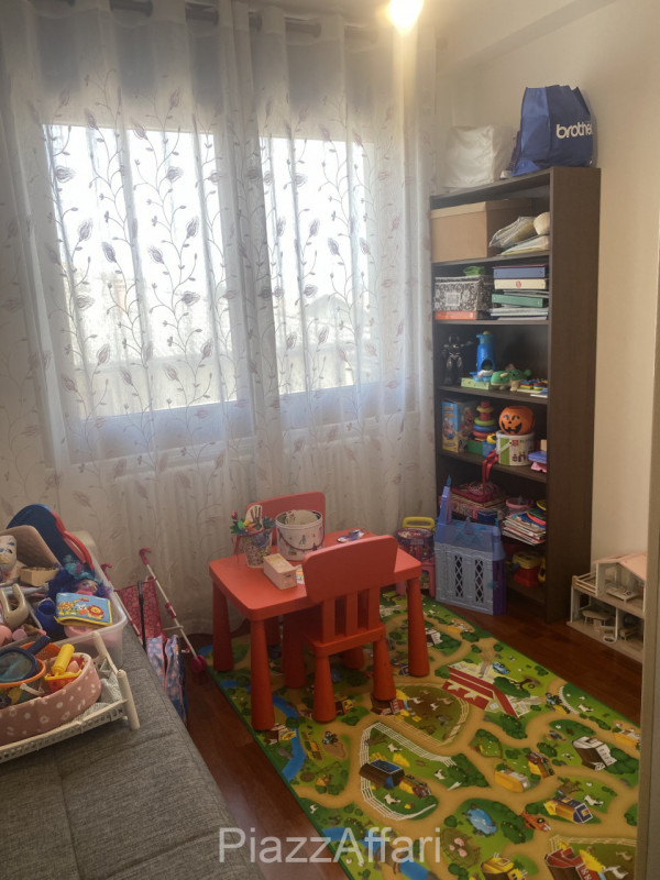 Proponiamo in vendita appartamento al 3° ed ultimo piano su palazzina di sole 6 unità.
Lo stesso ...