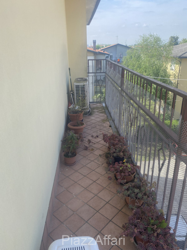 Proponiamo in vendita appartamento al 3° ed ultimo piano su palazzina di sole 6 unità.
Lo stesso ...