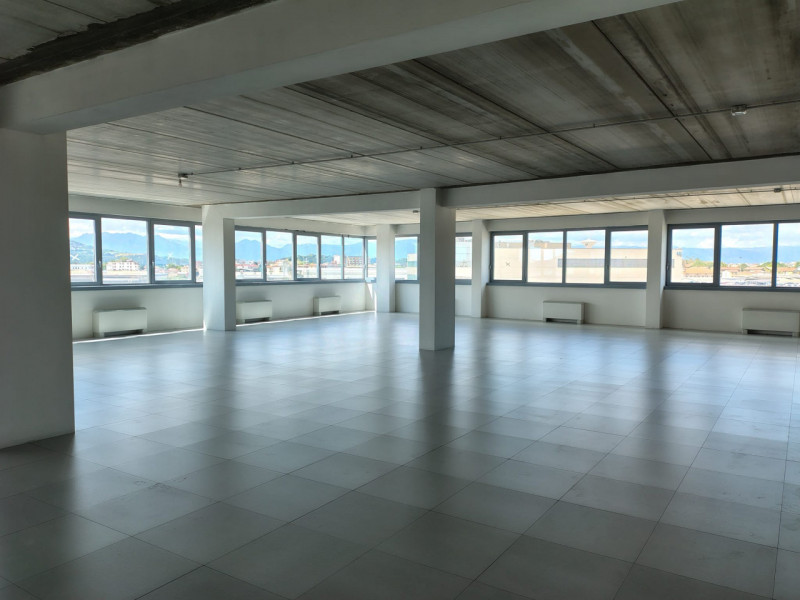 AFFITTASI LABORATORIO DI 360 MQ

L’immobile si sviluppa su 5 piani fuori terra, per una superfici...