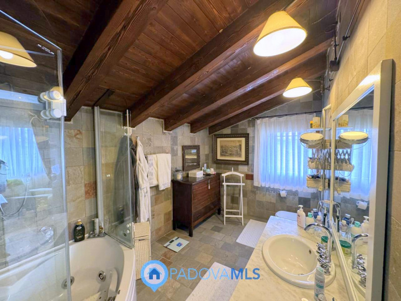 Immobile in esclusiva al Gruppo Padova MLS

Se amate la tranquillità e allo stesso tempo la vicin...