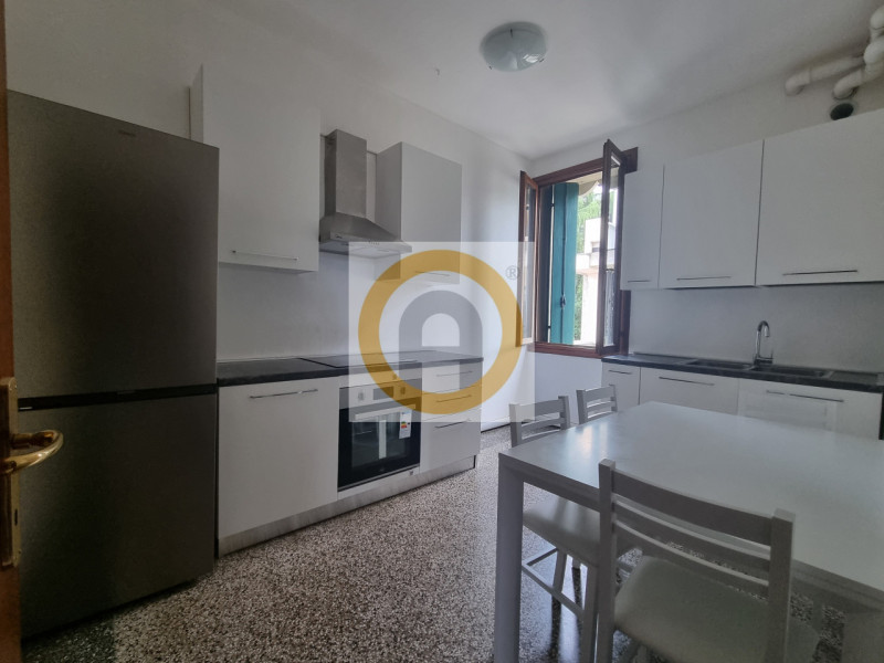 PER LA PROPOSTA DI AFFITTO: Inviare ESCLUSIVAMENTE una mail a locazioni@abitareoggi.it indicando:...