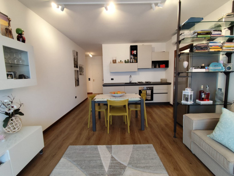 Affascinante appartamento bilocale situato nel tranquillo quartiere di Anconetta, a Vicenza. Imme...