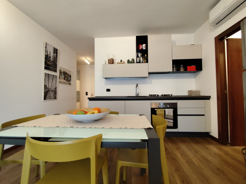 Affascinante appartamento bilocale situato nel tranquillo quartiere di Anconetta, a Vicenza. Imme...