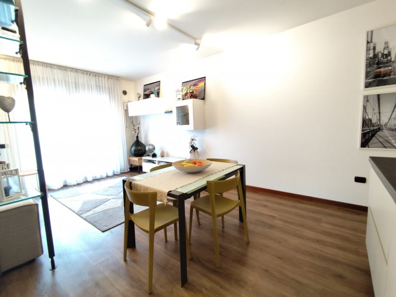 Affascinante appartamento bilocale situato nel tranquillo quartiere di Anconetta, a Vicenza. Imme...