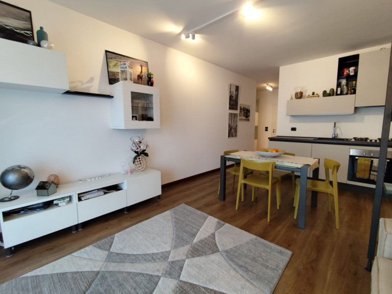 Affascinante appartamento bilocale situato nel tranquillo quartiere di Anconetta, a Vicenza. Imme...