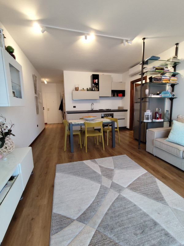 Affascinante appartamento bilocale situato nel tranquillo quartiere di Anconetta, a Vicenza. Imme...