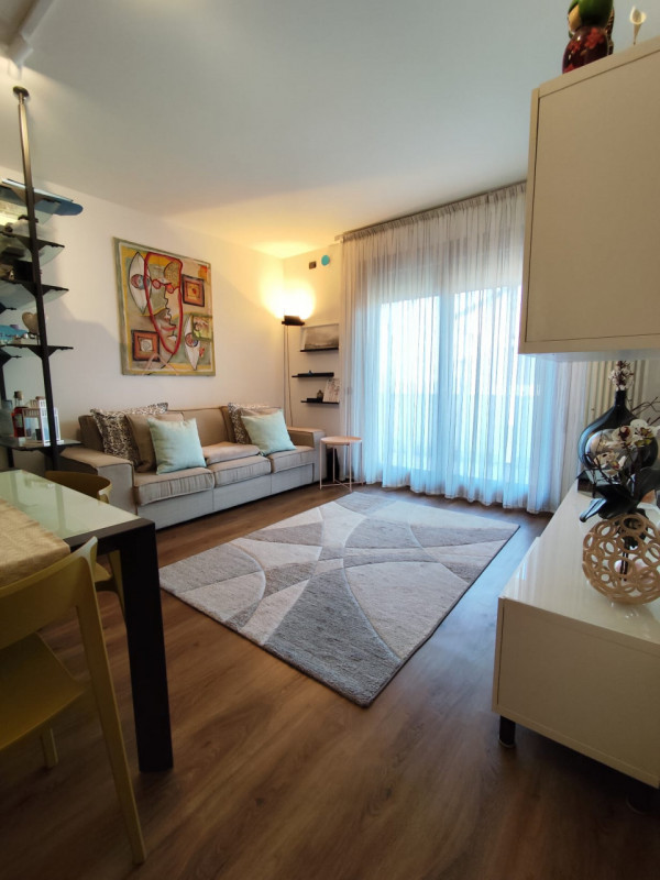 Affascinante appartamento bilocale situato nel tranquillo quartiere di Anconetta, a Vicenza. Imme...