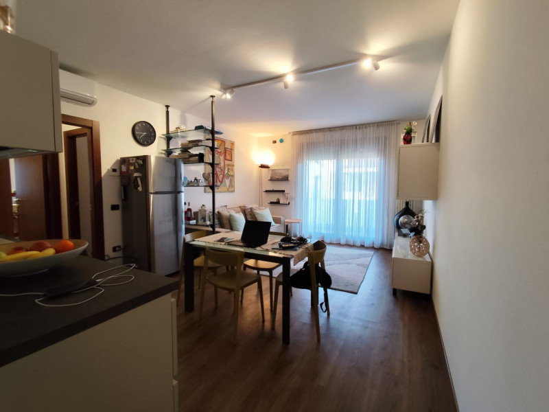 Affascinante appartamento bilocale situato nel tranquillo quartiere di Anconetta, a Vicenza. Imme...