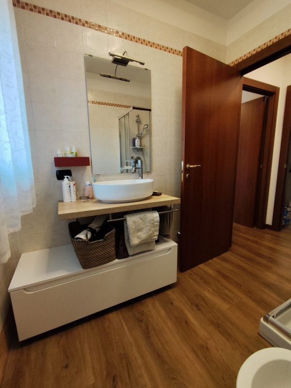 Affascinante appartamento bilocale situato nel tranquillo quartiere di Anconetta, a Vicenza. Imme...