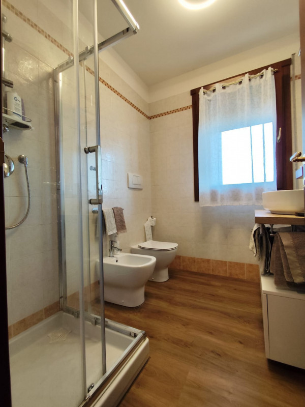 Affascinante appartamento bilocale situato nel tranquillo quartiere di Anconetta, a Vicenza. Imme...