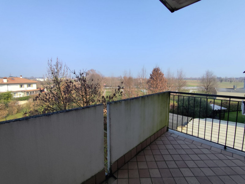 Affascinante appartamento bilocale situato nel tranquillo quartiere di Anconetta, a Vicenza. Imme...