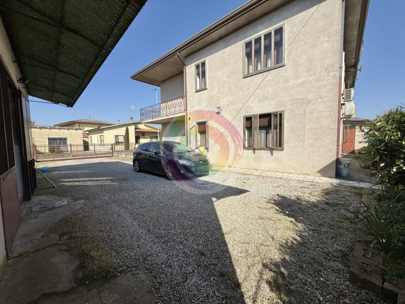 Ciao da Arcobaleno Immobiliare oggi ti vado a descrivere una soluzione assai ricercata!

Nel cuor...