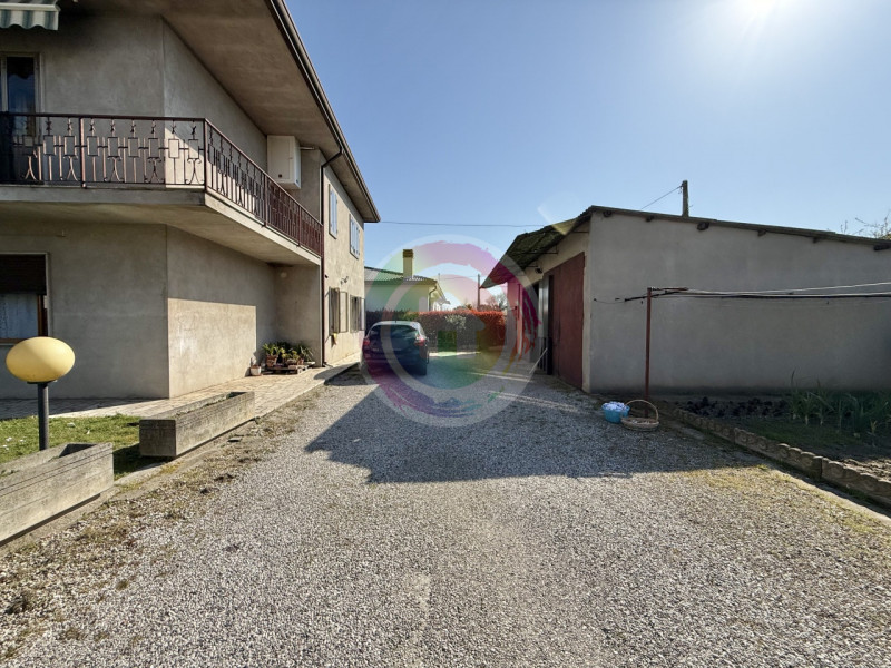 Ciao da Arcobaleno Immobiliare oggi ti vado a descrivere una soluzione assai ricercata!

Nel cuor...