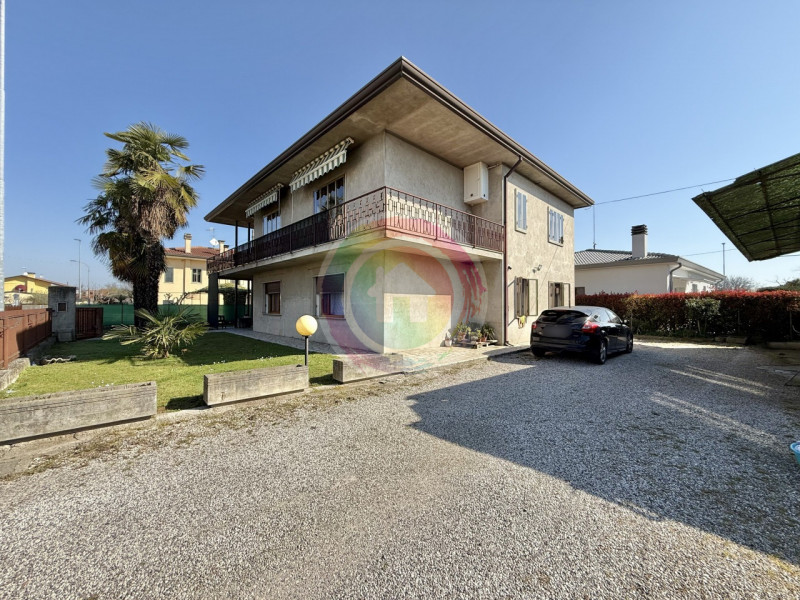 Ciao da Arcobaleno Immobiliare oggi ti vado a descrivere una soluzione assai ricercata!

Nel cuor...