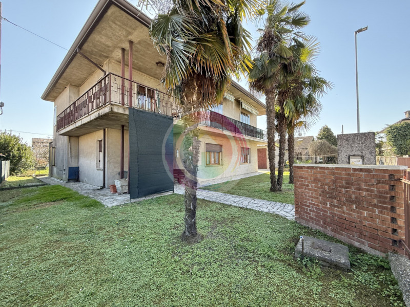 Ciao da Arcobaleno Immobiliare oggi ti vado a descrivere una soluzione assai ricercata!

Nel cuor...