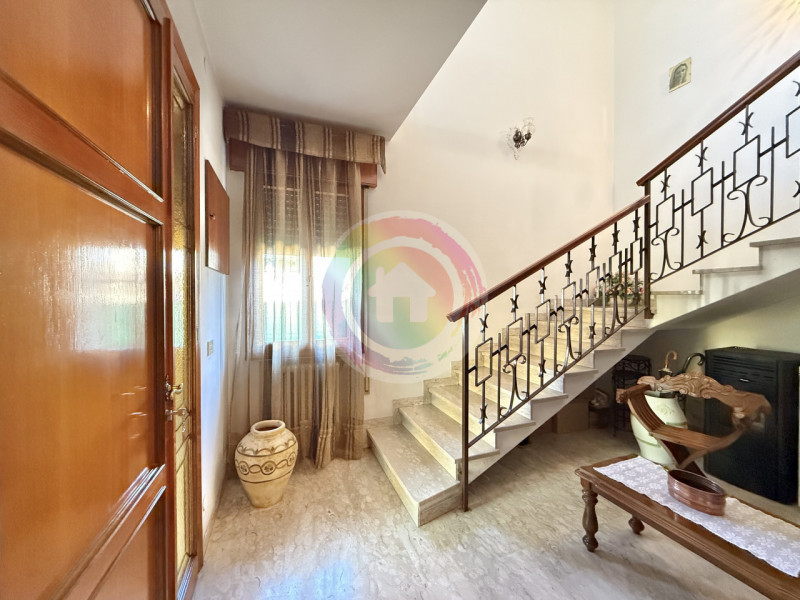 Ciao da Arcobaleno Immobiliare oggi ti vado a descrivere una soluzione assai ricercata!

Nel cuor...