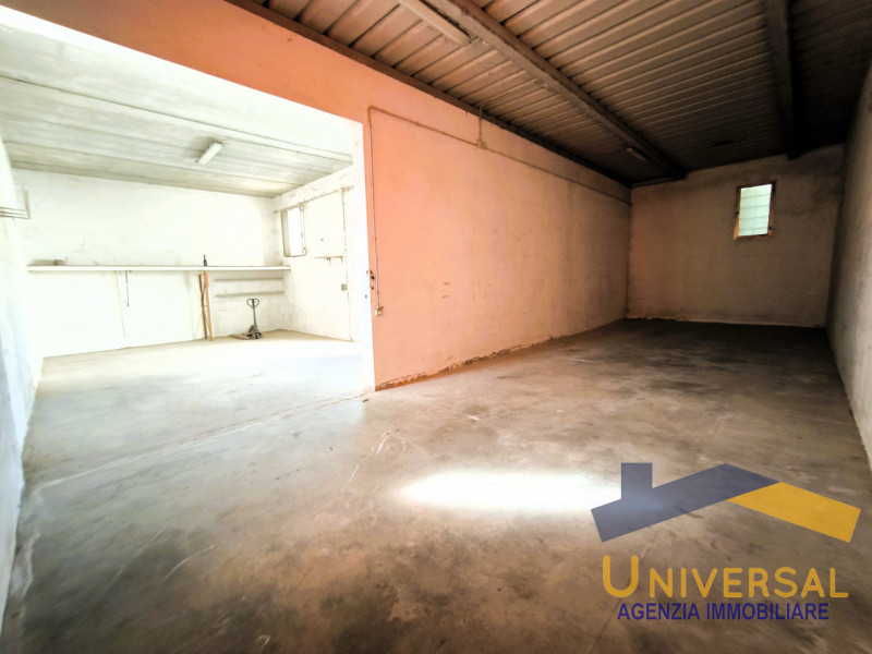 CAMPOSAMPIERO - In zona comoda all' accesso della tangenziale ed alle principali strade.

Magazzi...