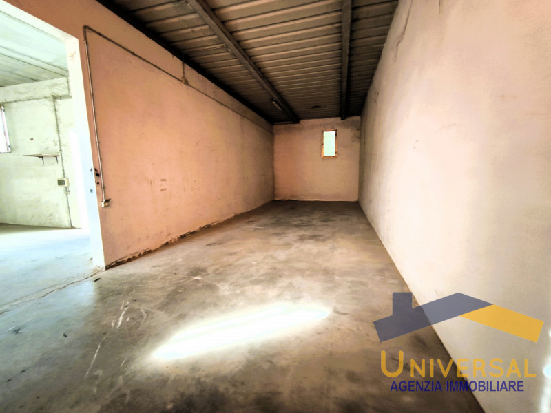 CAMPOSAMPIERO - In zona comoda all' accesso della tangenziale ed alle principali strade.

Magazzi...