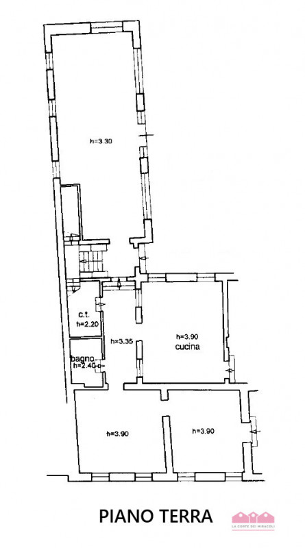 CORPUS DOMINI: ELEGANTE TRICAMERE CON INGRESSO INDIPENDENTE IN PALAZZO STORICO DEL  ‘700. RIF. VS...