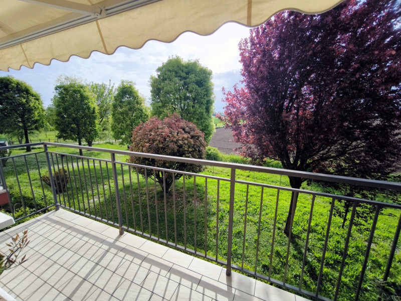 Scopri questo splendido appartamento trilocale situato nel cuore del quartiere Montà di Padova, u...